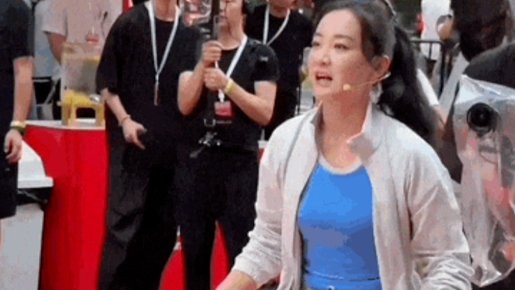 凤凰晚报|何晴去世,曾演遍四大名著,被誉为“古典第一美女”