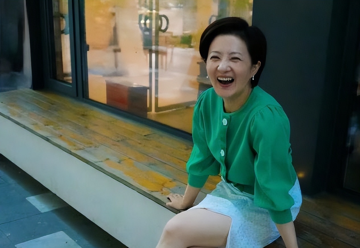 没想到，44岁仍选择不婚不育的金铭，早已走上了另一条大道__没想到，44岁仍选择不婚不育的金铭，早已走上了另一条大道