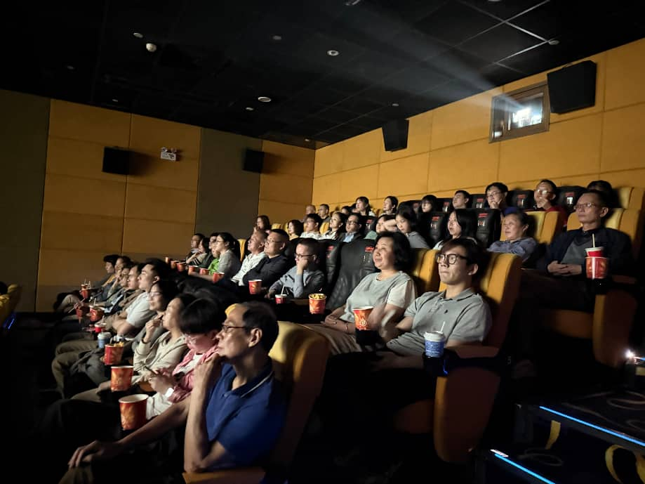 流塘社区“光影铸魂” 凝聚社区党员信仰力量