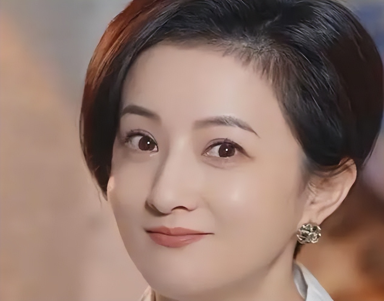 没想到，44岁仍选择不婚不育的金铭，早已走上了另一条大道__没想到，44岁仍选择不婚不育的金铭，早已走上了另一条大道