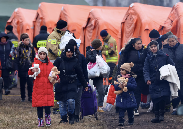 ▎正在安置的乌克兰难民。 图源:Reuters