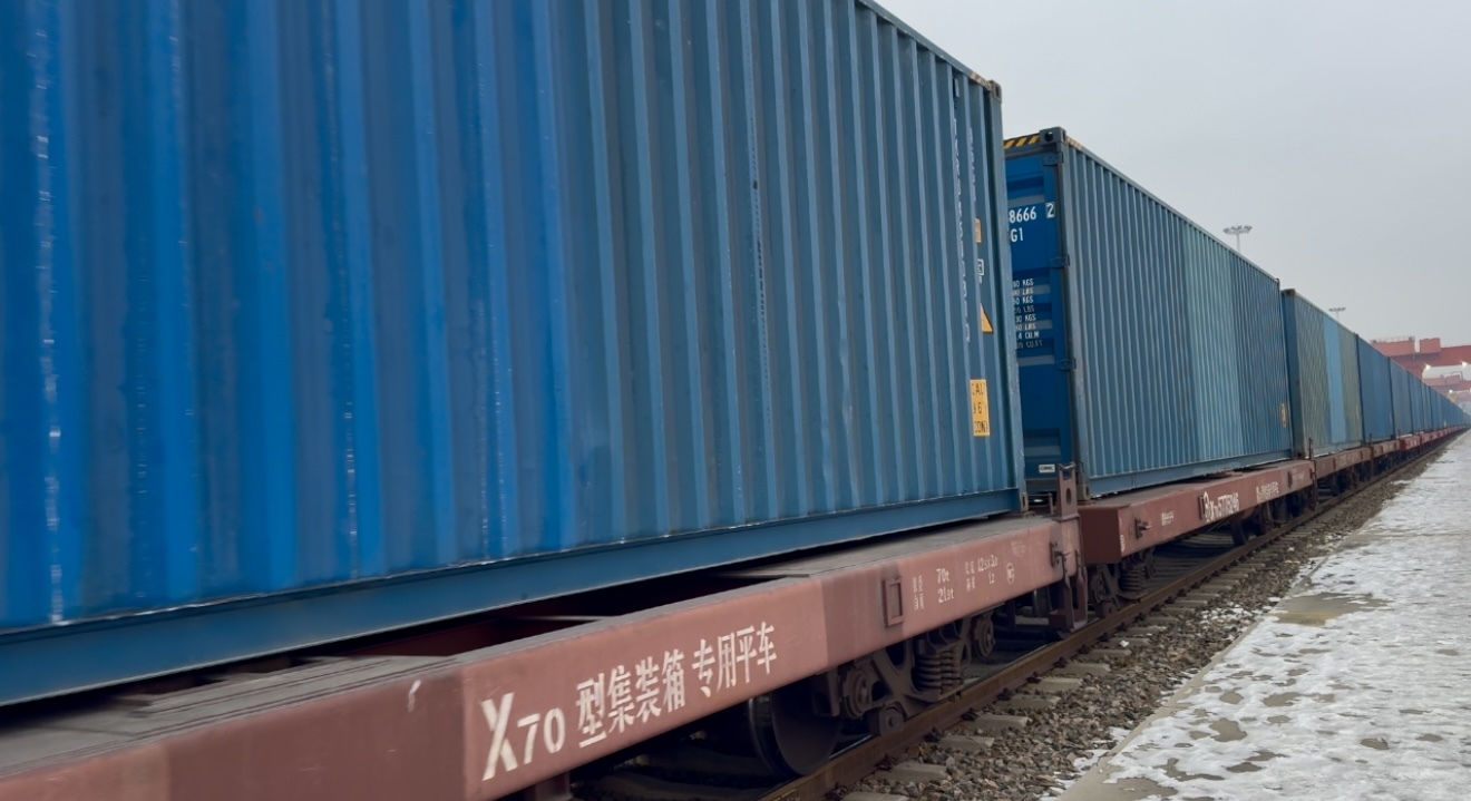 黑龙江首趟国产汽车配件中欧班列