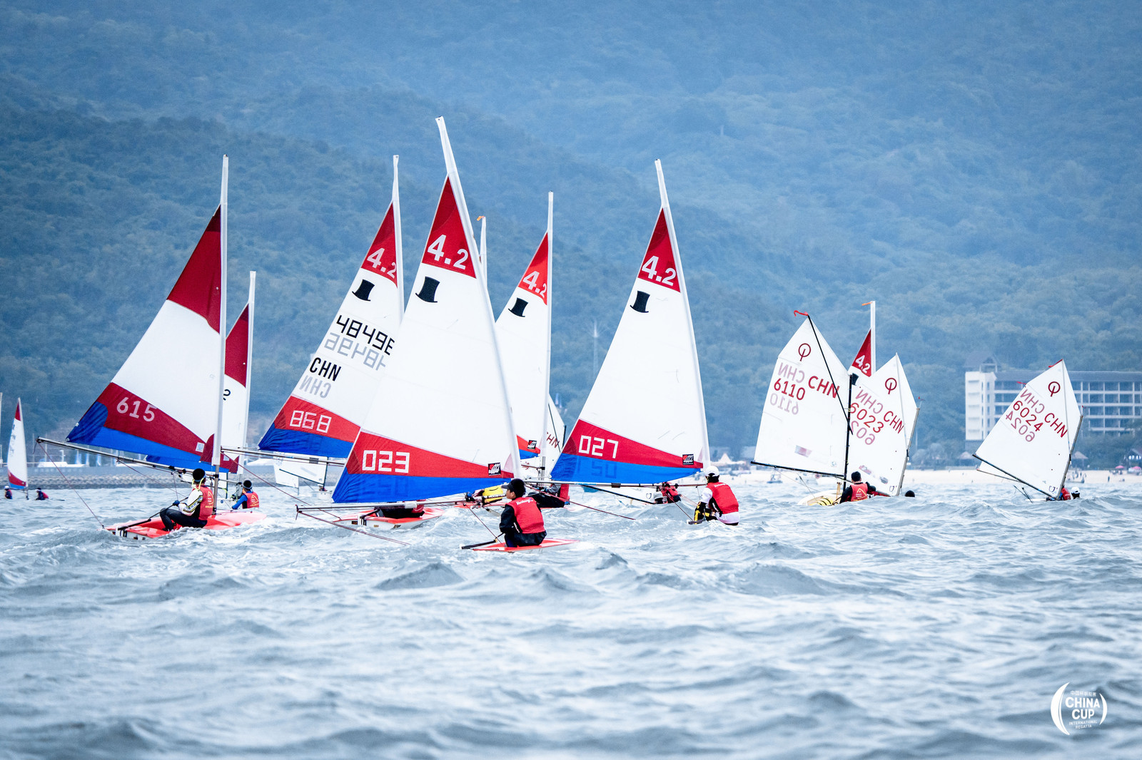 扬帆破浪正当时 期待大鹏再相聚 2025年海峡两岸暨港澳帆船赛圆满落幕