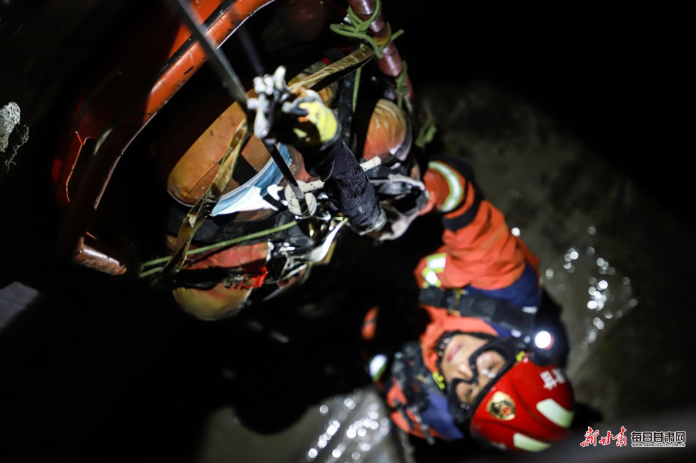 甘肃庆阳森林消防寒冬练兵锻硬功