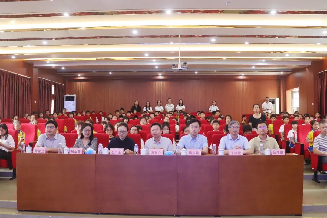 广东药科大学师生代表走进三水高新区第一小学