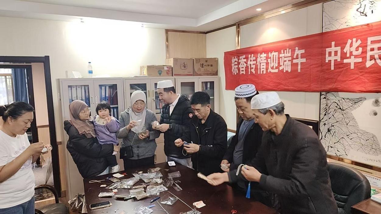 庐山市牯岭镇：民生织就民族团结“红石榴”
