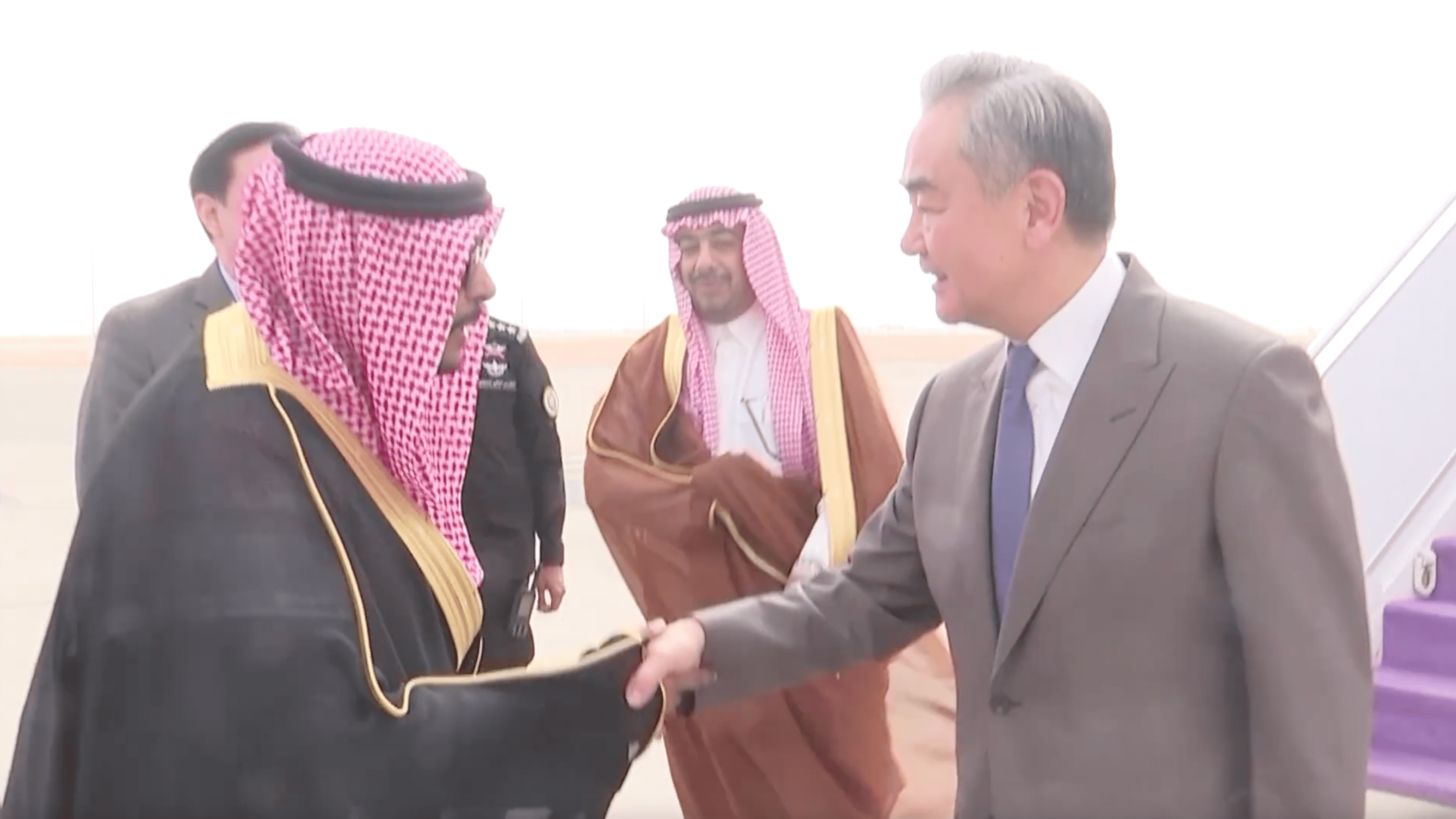 王毅抵达沙特 展开中东之行第二站访问