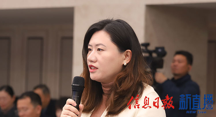 江西日报提问（文颖 摄）