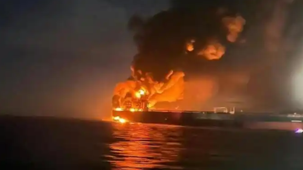 俄乌展开“袭船战” 外媒:黑海经济命脉成主要目标