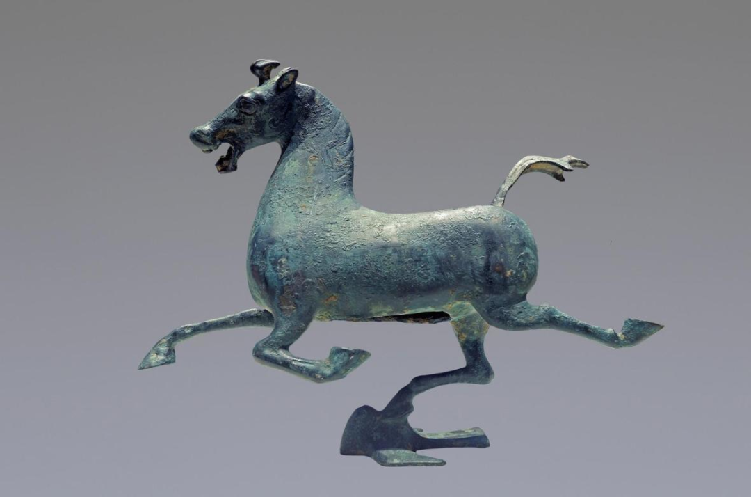 漢&middot;銅奔馬，別名馬踏飛燕1969年出土于甘肅武威市雷臺漢墓藏于甘肅省博物館