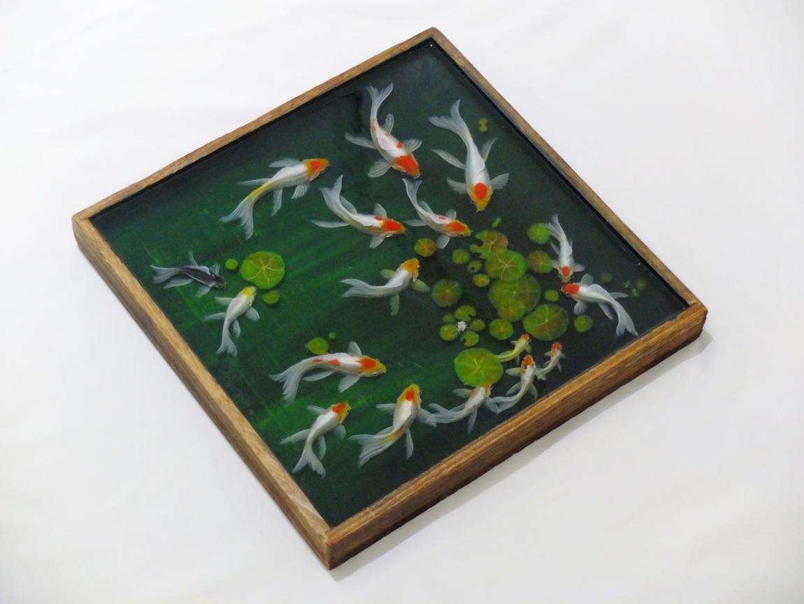 朱萍萍 树脂立体漆画《莲鲤知趣》