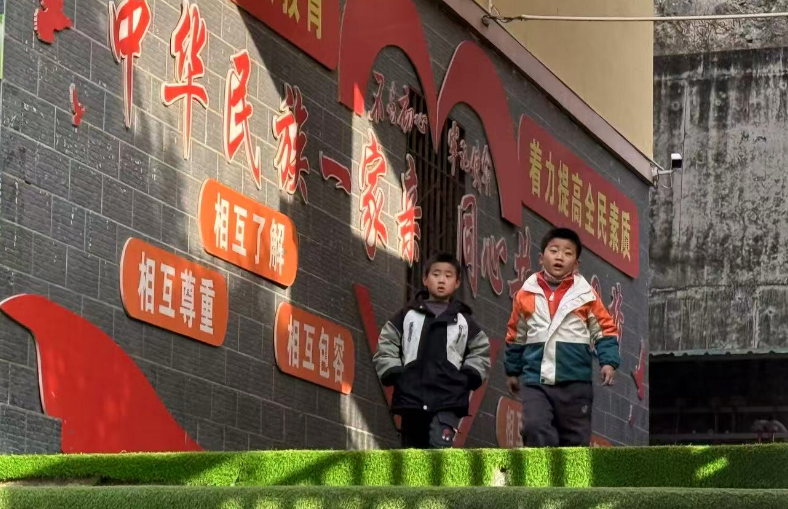 跨越山海的爱心奔赴 海信冰箱·雨辰助学情暖甘南校园