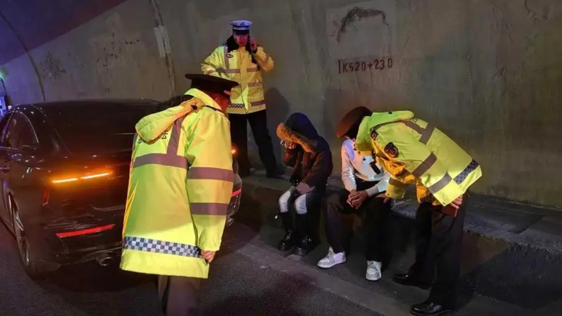 高速一轿车因定速巡航故障刹车失灵，以时速115狂奔490公里，直至燃油耗尽才停下，多方全力护航，最终化险为夷