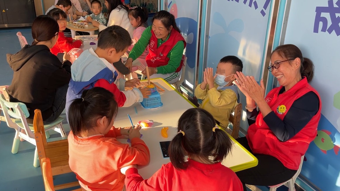 微光成炬 爱暖“星”途  大鹏办事处“爱星陪伴”项目斩获市志愿服务大赛双奖