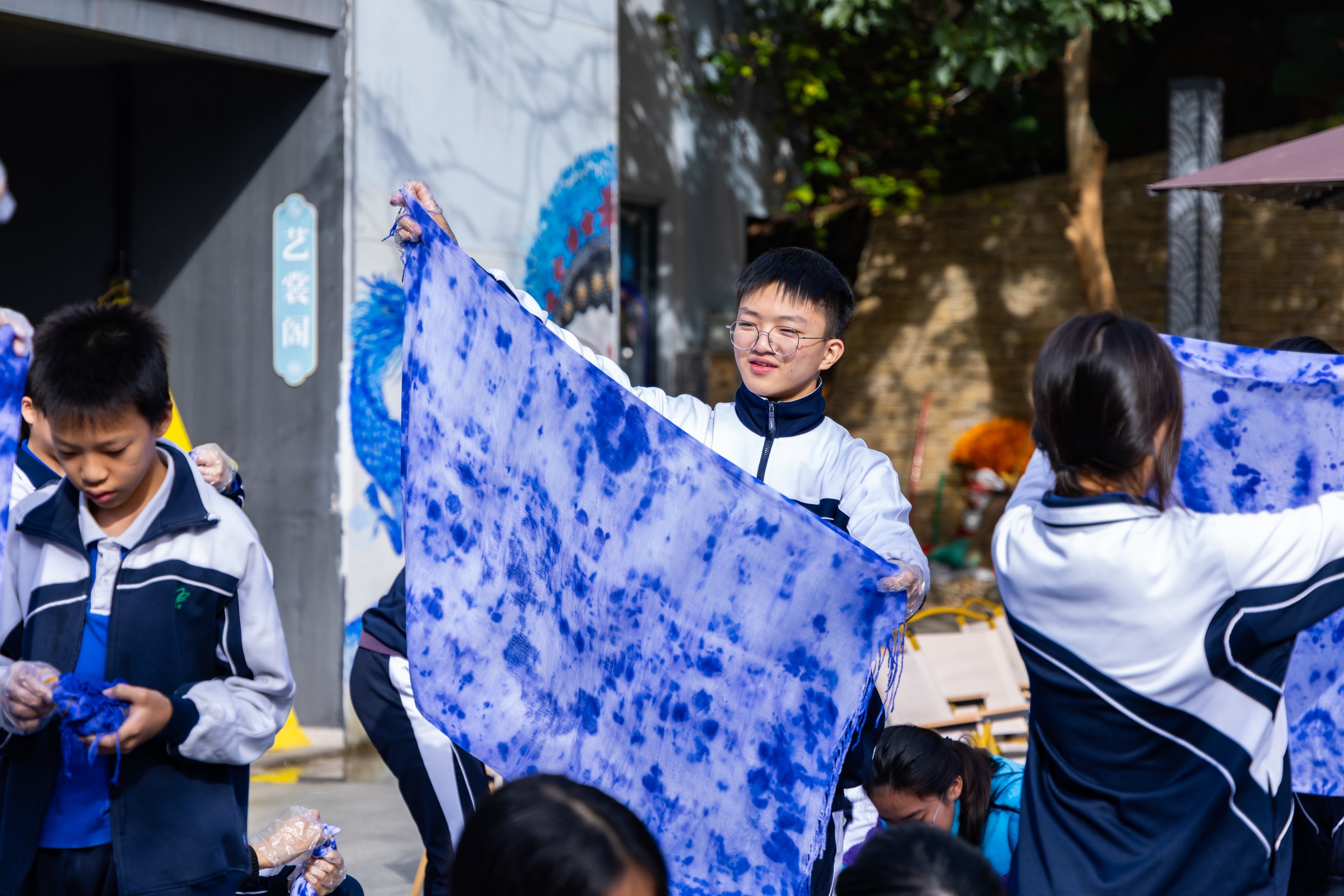 在400年古村，解锁“破次元”美学！福城实验学校学子赴上围艺术村开启美育新课堂