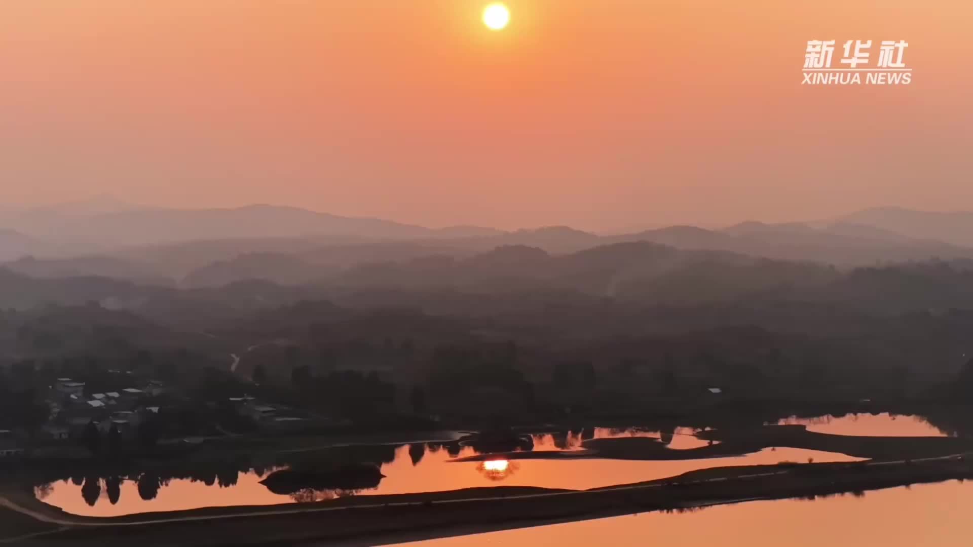 湖南桂阳：舂陵江白鹭翩跹 夕照美如画