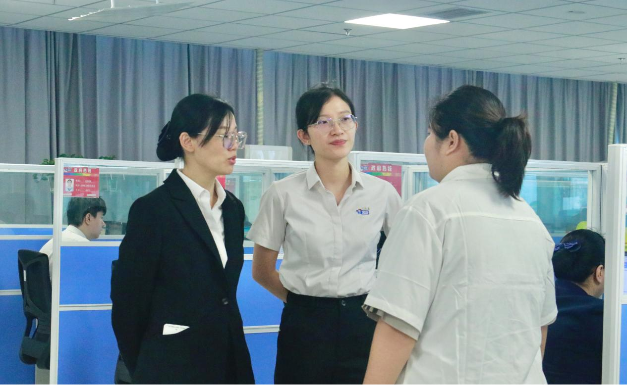 三亚12345热线开放日30名大学生 体验热线全流程