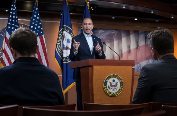 最后期限到了,特朗普政府会公布全部爱泼斯坦档案吗?民主党高层表态