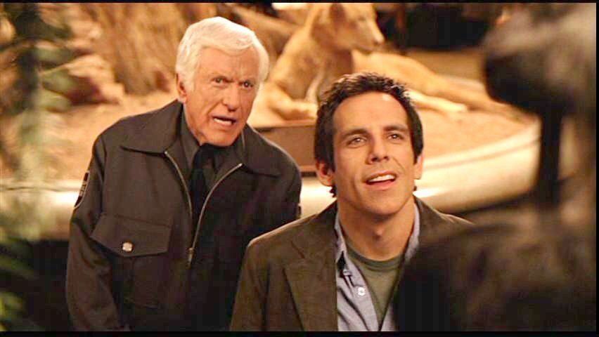 范&middot;戴克（左）在《博物馆奇妙夜》系列中饰演老保安塞西尔