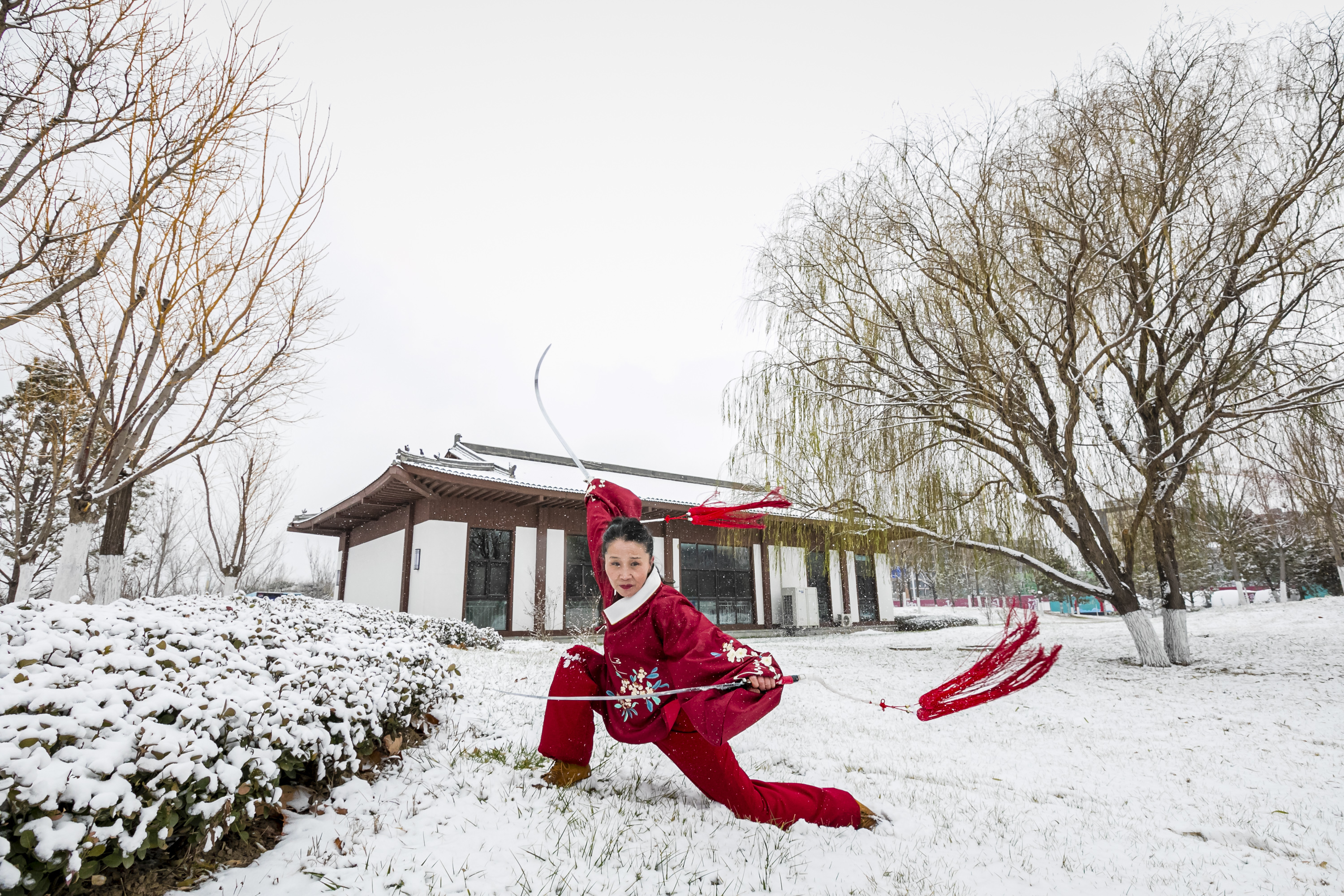 【组图】茫茫雪中一抹红