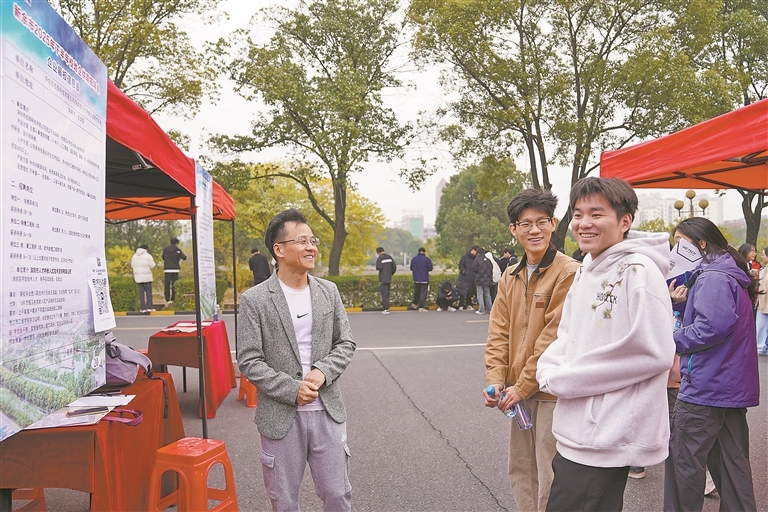 新余创新实施“三百”专项行动 引导高校毕业生就业创业