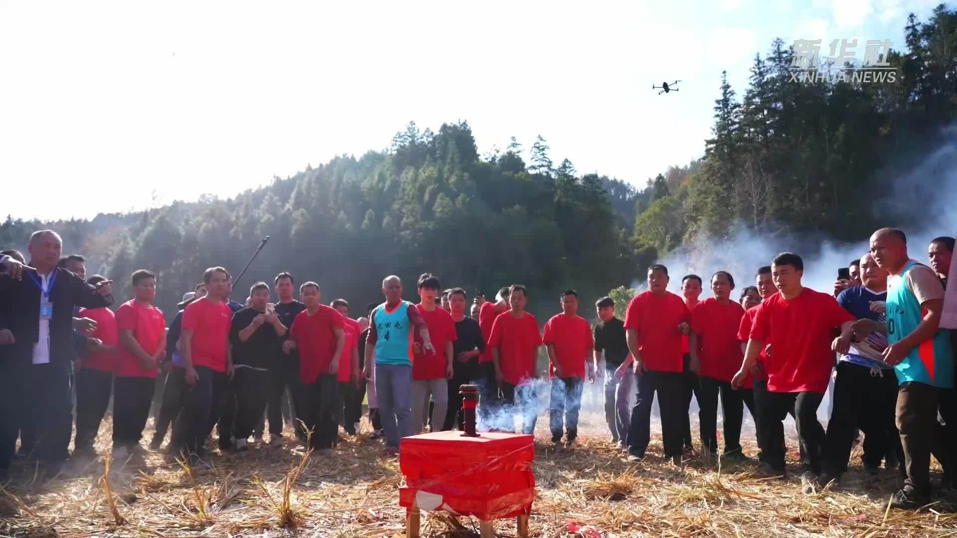 广西三江：激情抢花炮 最炫民族风