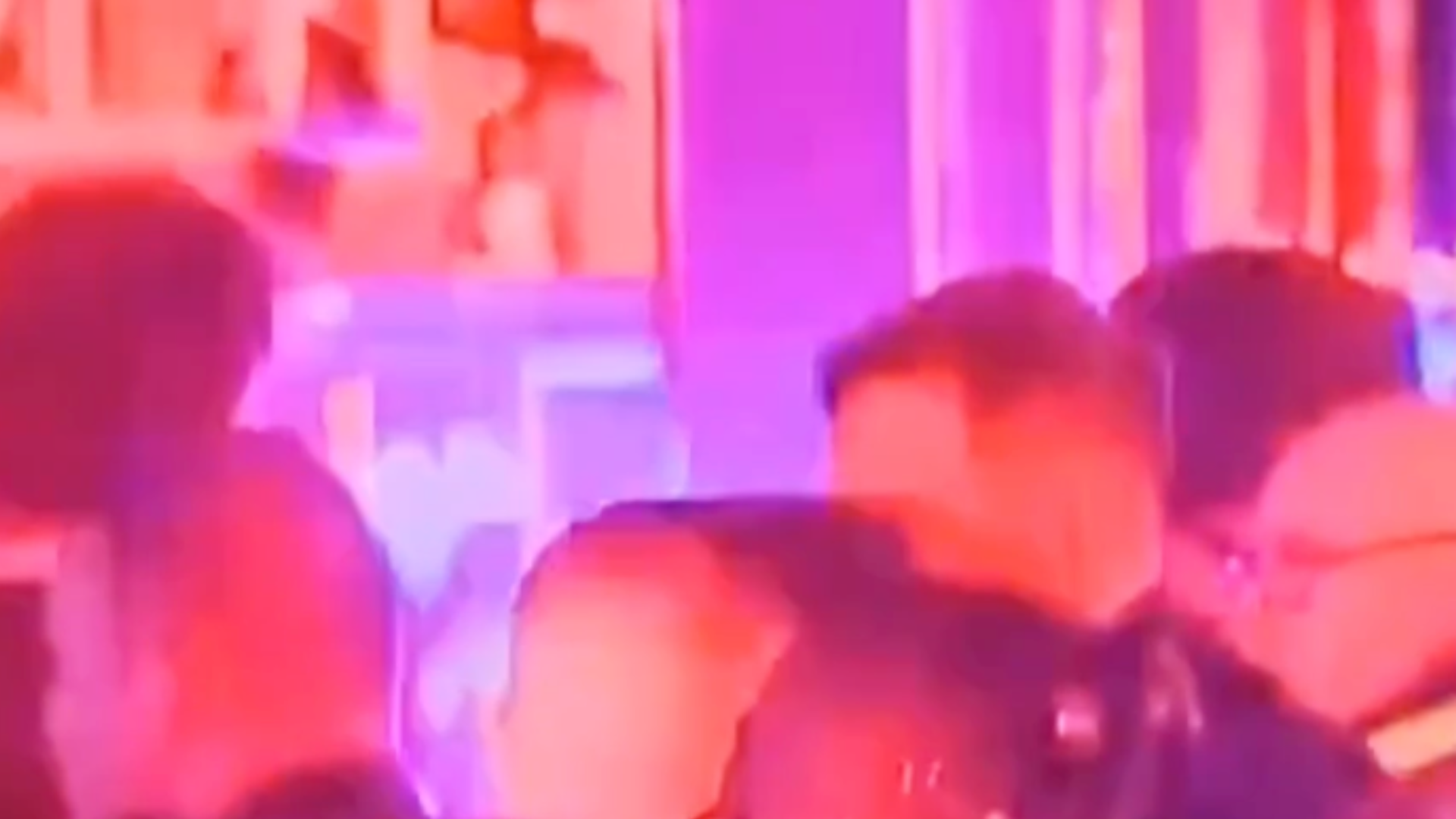 美国布朗大学发生校园枪击，美媒：已致2死多伤，警方仍在搜捕嫌疑人，特朗普发文