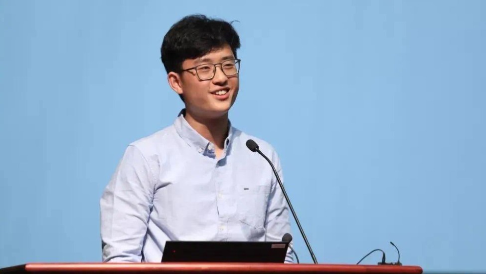 摆脱对DeepSeek依赖,腾讯官宣前OpenAI研究员姚顺雨加盟_凤凰网