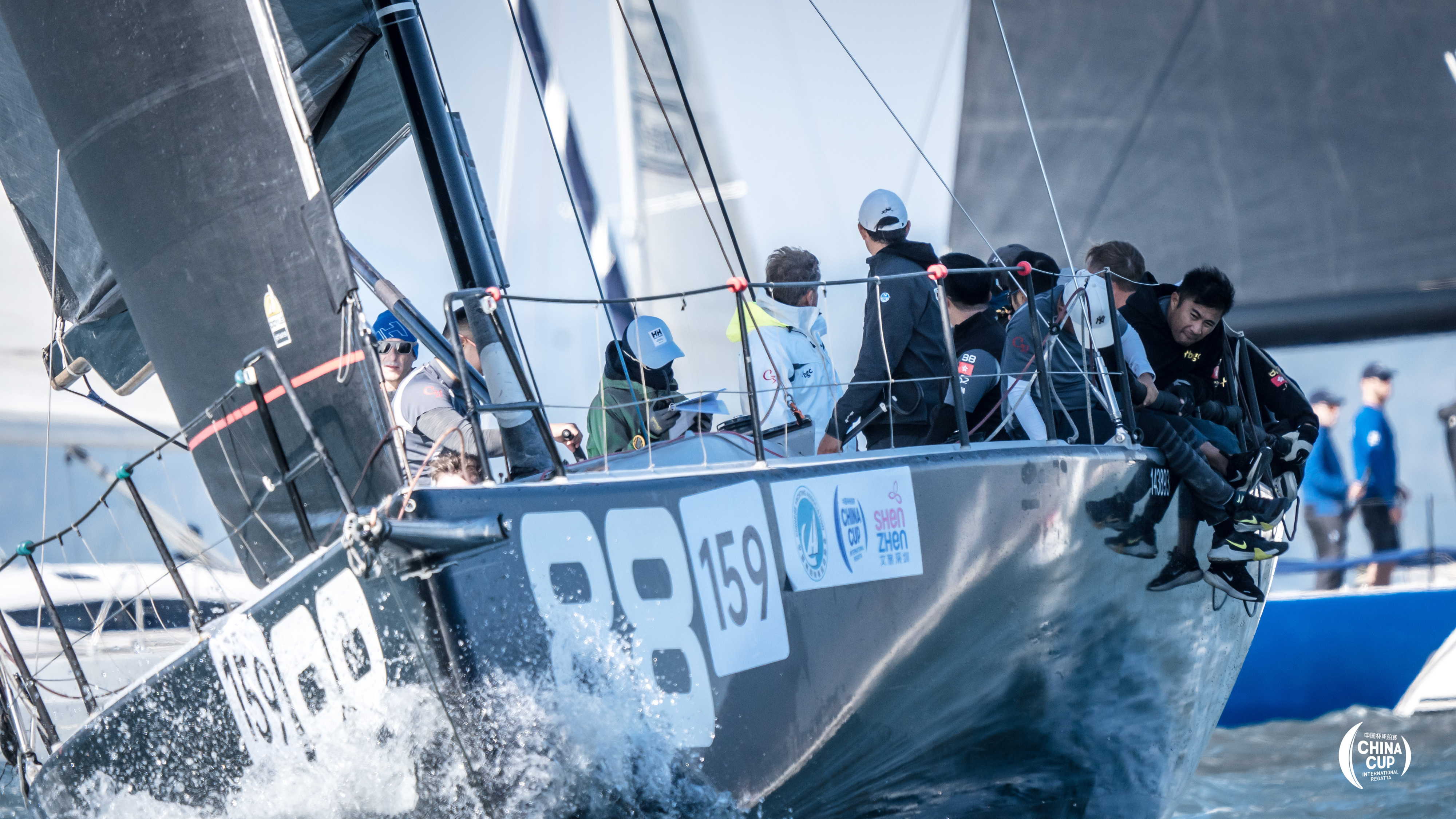 中国杯帆船赛第三竞赛日：“小风”搅局，悬念留到最后一天