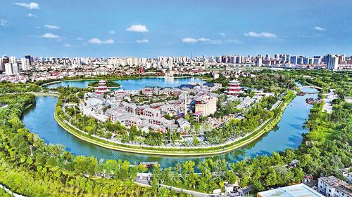 8月18日拍摄的大运河沧州段。(本报资料片)本报记者 张昊摄