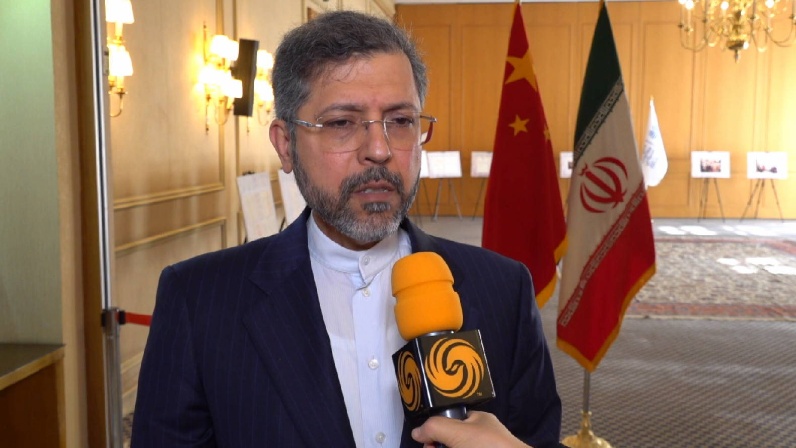 凤凰独家｜伊朗副外长：伊中关系有两个核心要素 将在2026年实现双边合作新跃升