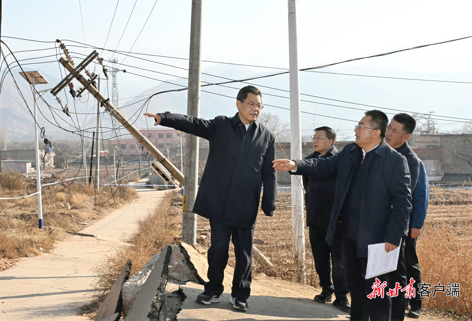 甘肃永靖滑坡险情处置得咋样　省长实地察看提要求