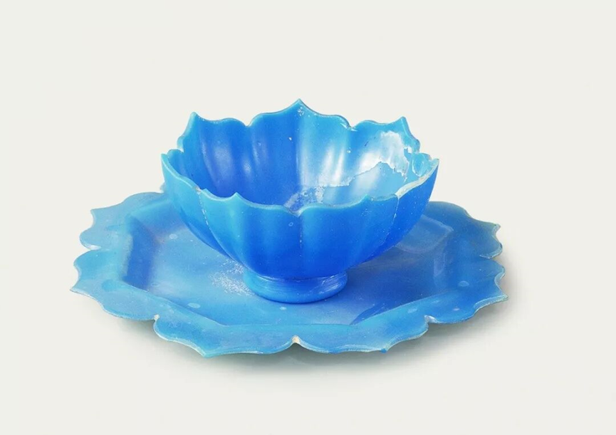 元代玻璃莲花托盏