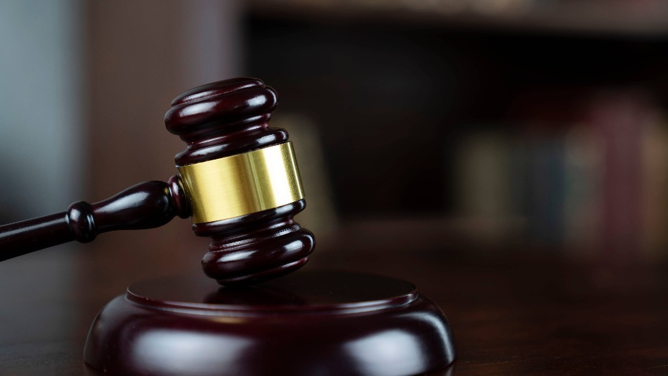 女子承认猥亵丈夫12岁侄子，经鉴定案发时患精神分裂，丈夫：希望重新鉴定