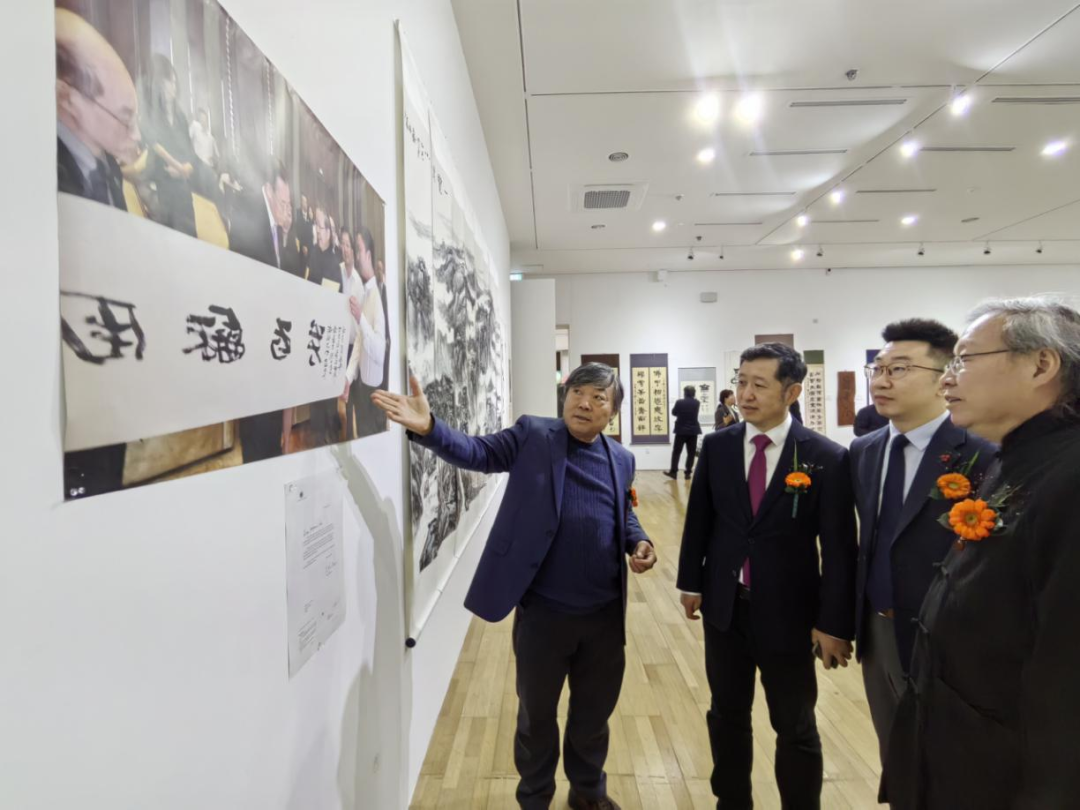 济宁市组织知名书画艺术家在韩国举办书画展