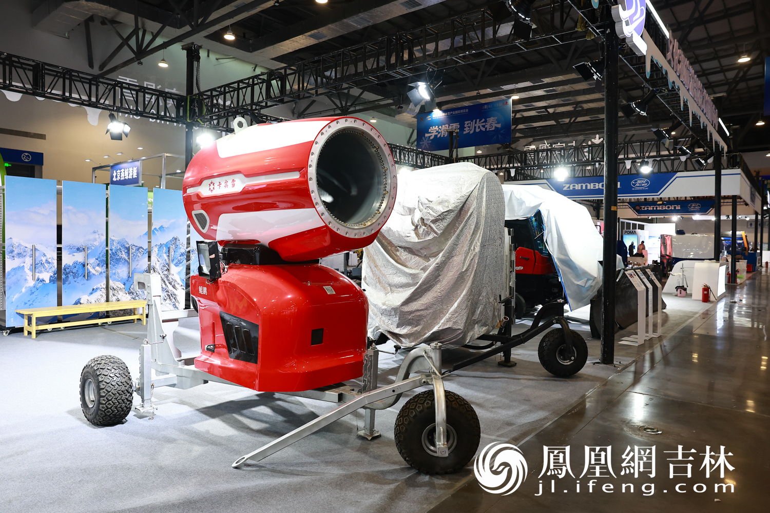 吉林雪博会18日启幕 展馆商品点燃冬日热情