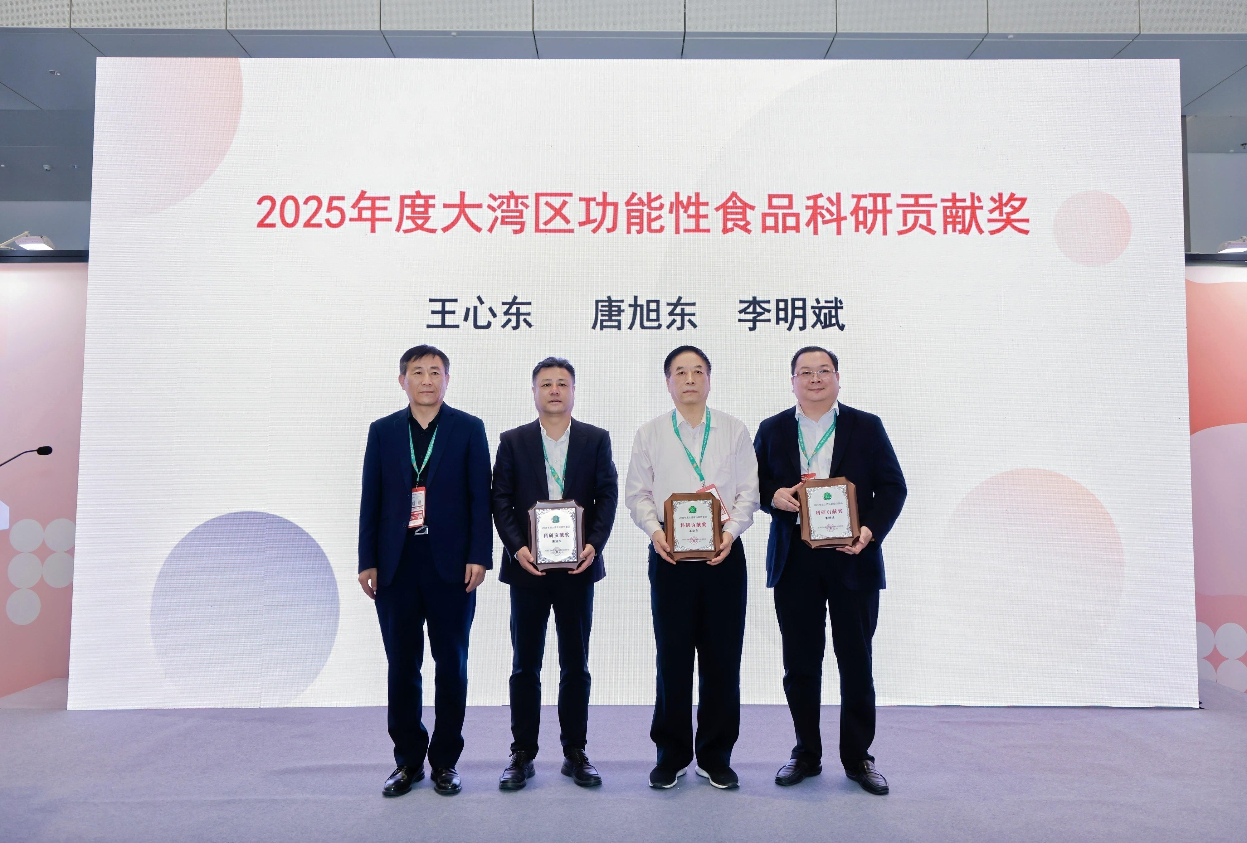 图：年度科研贡献人物