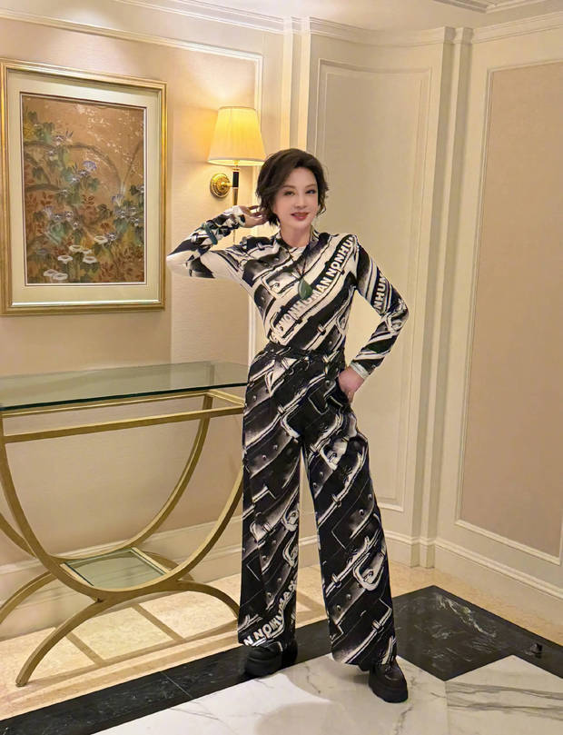 刘晓庆完美诠释了美人在骨不在皮。