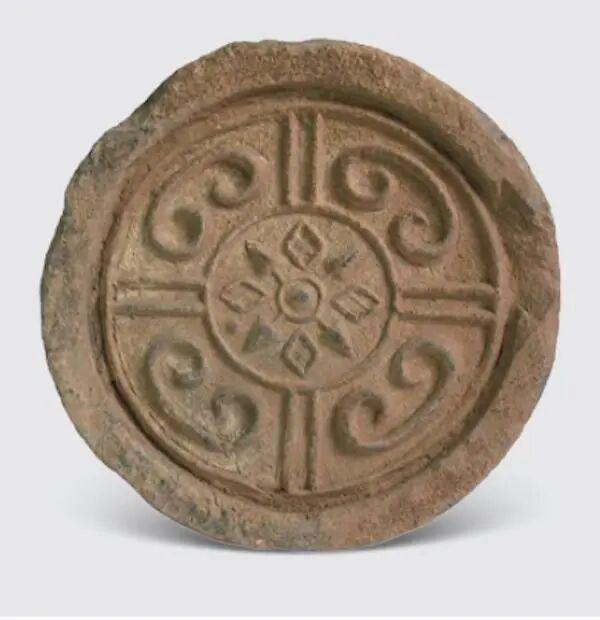 西漢&middot;山云紋瓦當出土于漢長安城