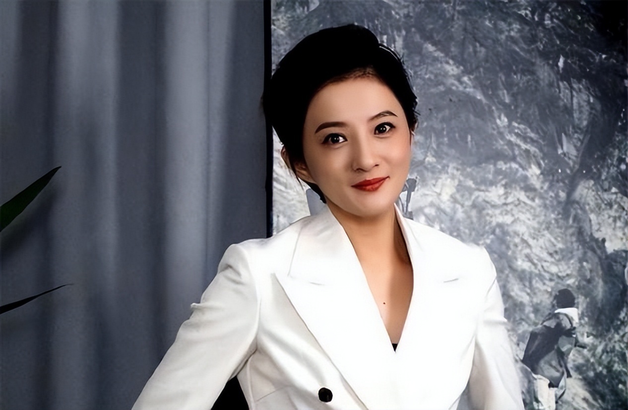 _没想到，44岁仍选择不婚不育的金铭，早已走上了另一条大道_没想到，44岁仍选择不婚不育的金铭，早已走上了另一条大道