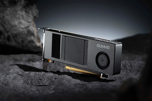 全金属外壳 帅爆！蓝戟发布单风扇迷你版Intel锐炫Pro B50专业显卡