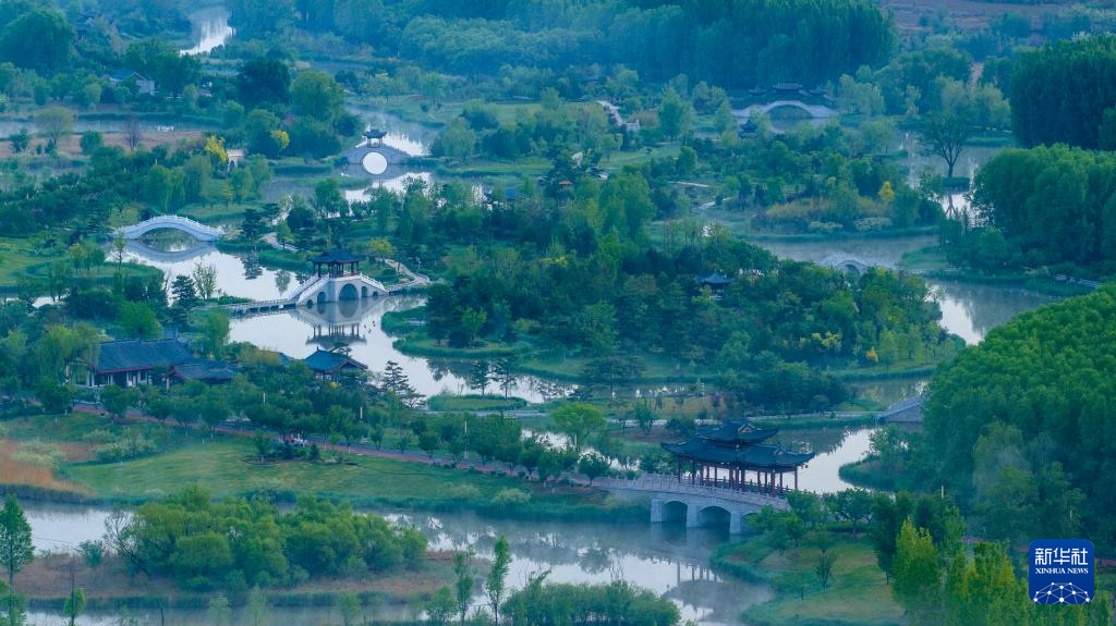 山西省长治市漳泽湖国家城市湿地公园一景(5月5日摄,无人机照片)。新华社发(孙兵兵摄)