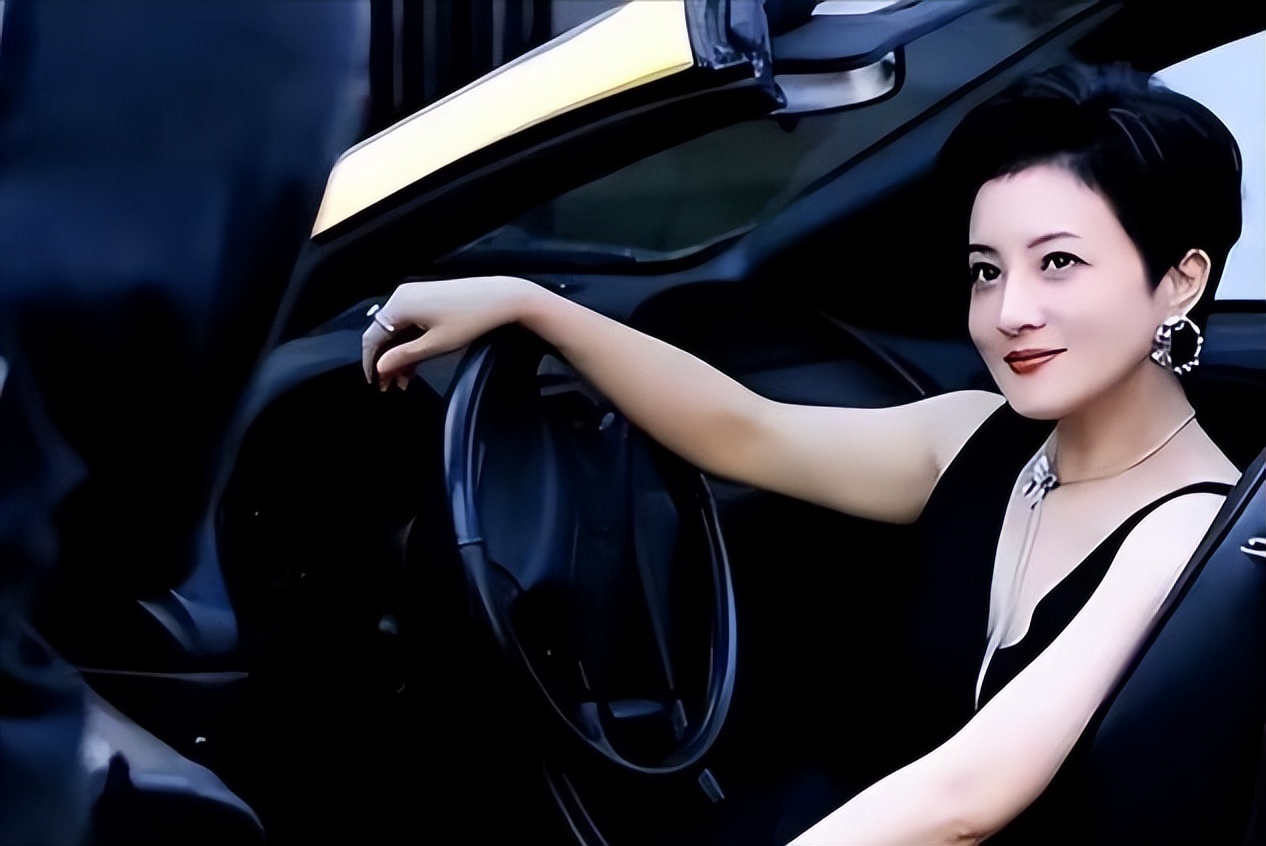 没想到，44岁仍选择不婚不育的金铭，早已走上了另一条大道_没想到，44岁仍选择不婚不育的金铭，早已走上了另一条大道_