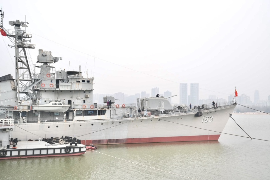 051D导弹驱逐舰南昌舰，目前已退役。 澎湃新闻记者 王洛伊 图