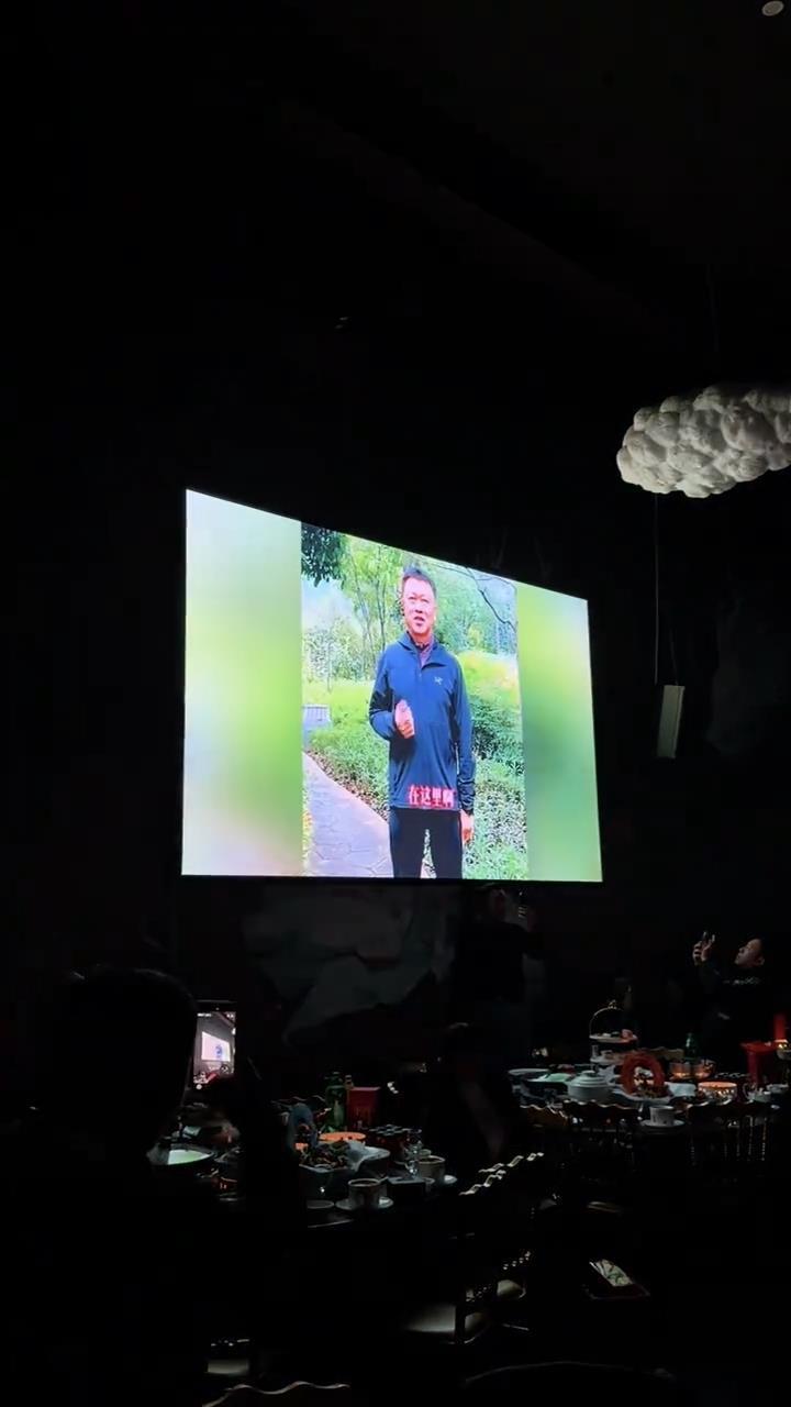高洪波以长辈身份录制视频送祝福（视频截图）