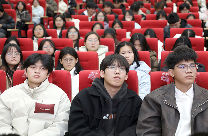 江西科技学院2025年暑期社会实践活动总结表彰大会举行