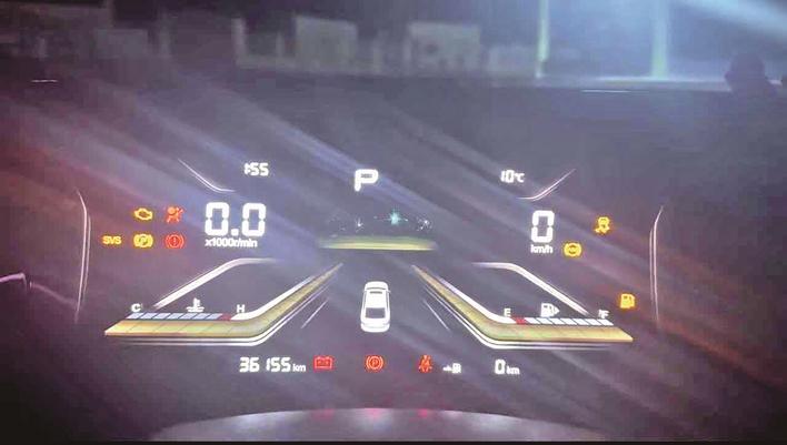 马先生停车后的电子仪表盘 受访者供图