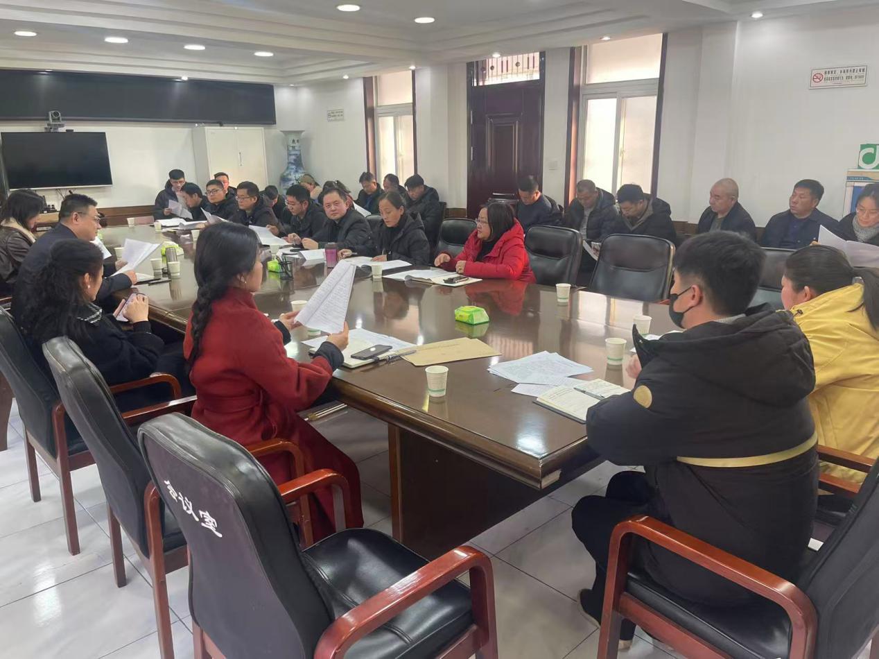 社區(qū)城管人員組織召開文明養(yǎng)犬“議事協(xié)商”工作