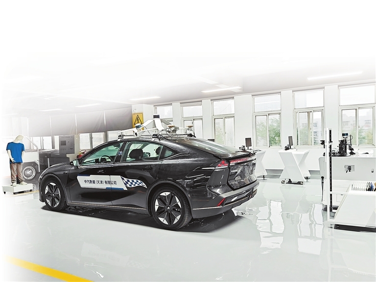 河南交通職業技術學院汽車學院的智能網聯教學實訓車。 袁留奎 攝