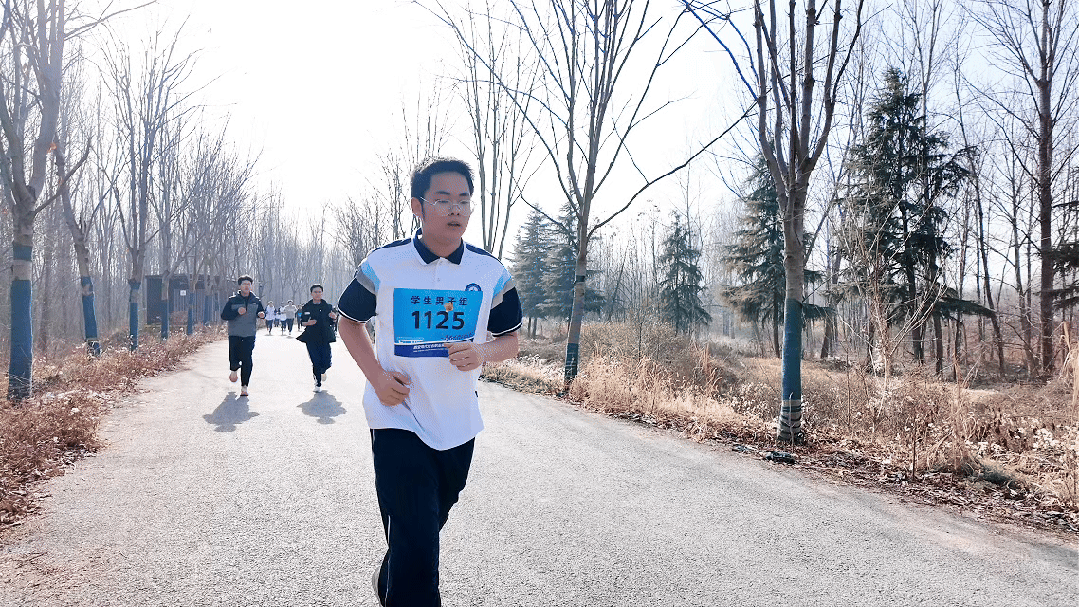 西安现代综合职业高中2025年冬季越野赛圆满落幕